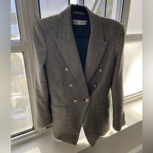Zara tailored blazer with gold buttons